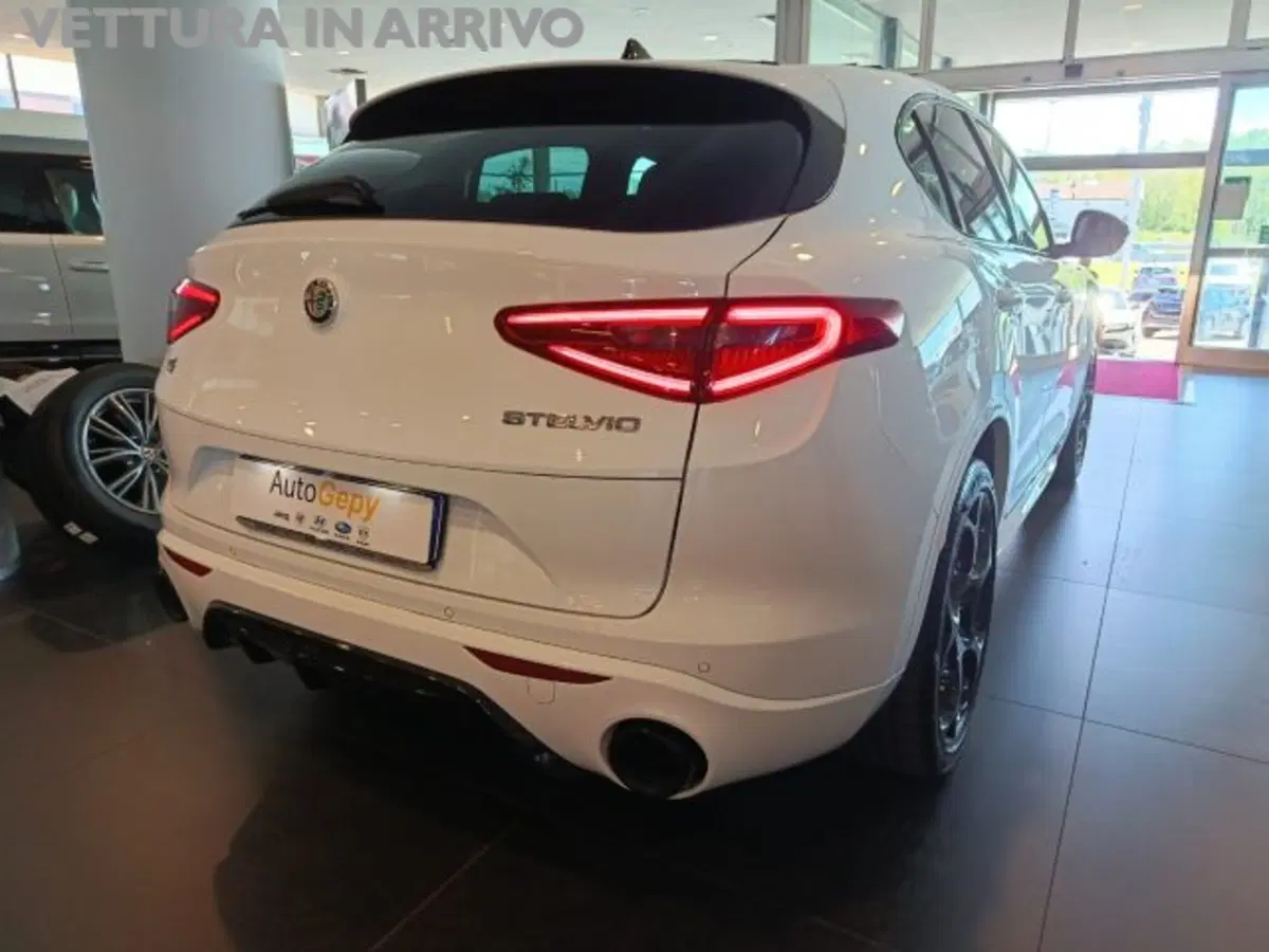 Alfa Romeo Stelvio usata a Modena (17)