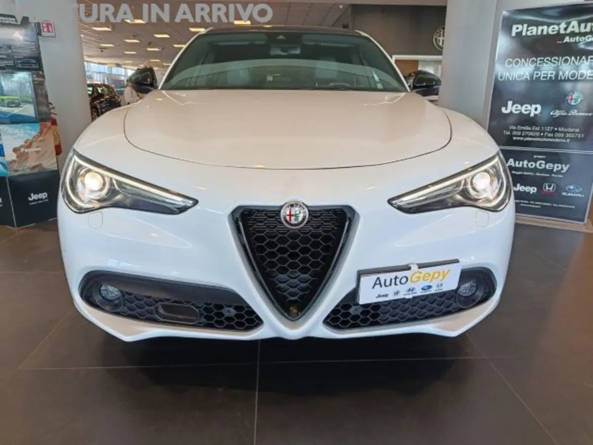 Alfa Romeo Stelvio usata a Modena (2)