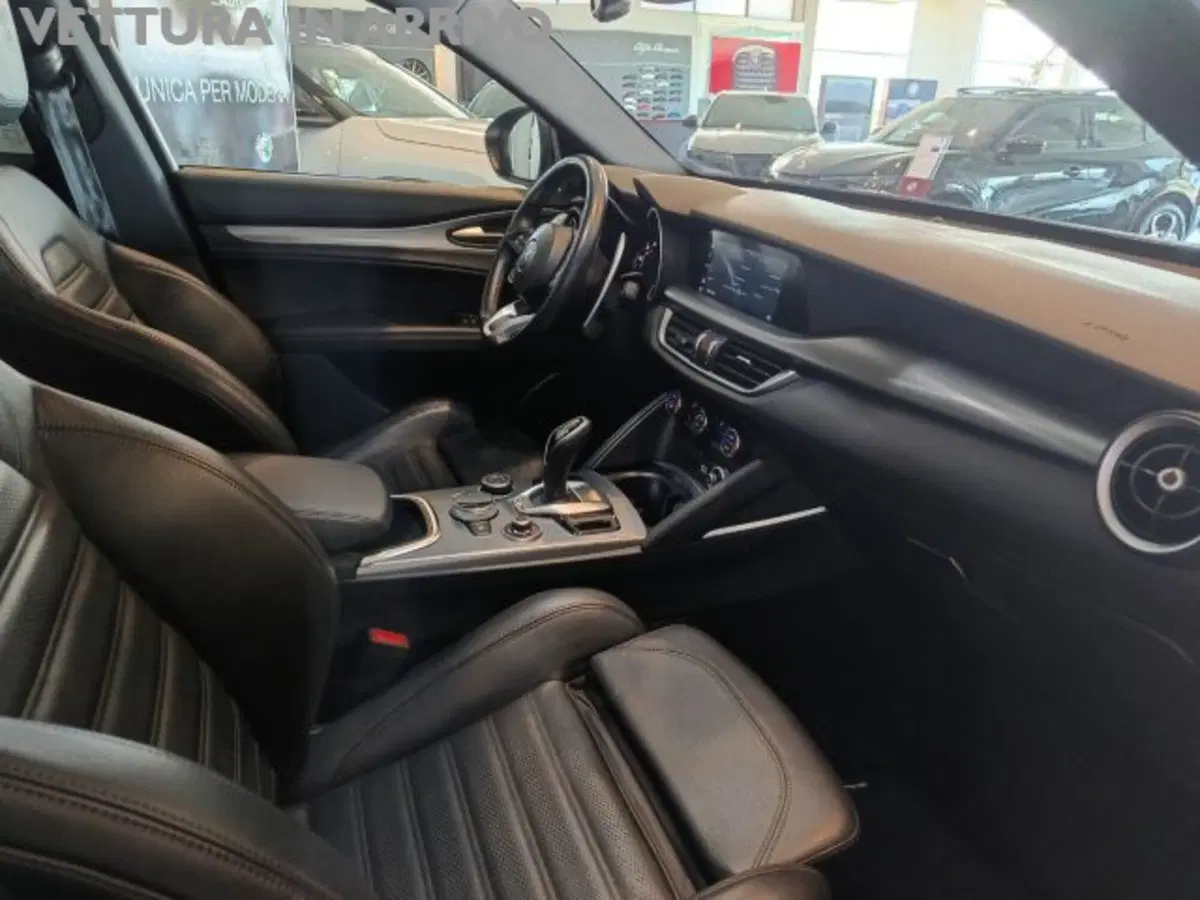 Alfa Romeo Stelvio usata a Modena (4)