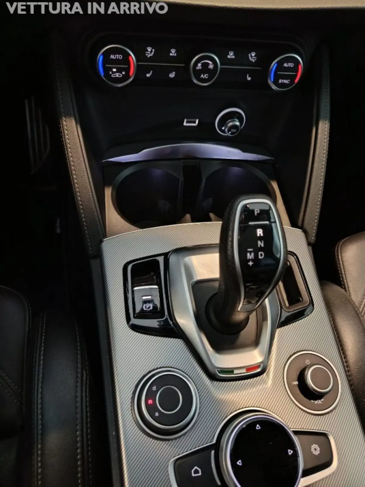 Alfa Romeo Stelvio usata a Modena (9)