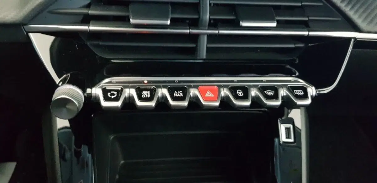 Peugeot 208 usata a Pordenone (17)