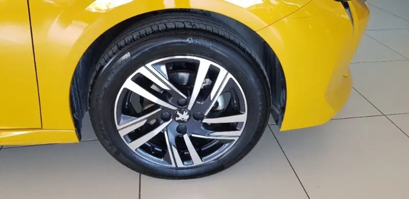 Peugeot 208 usata a Pordenone (9)