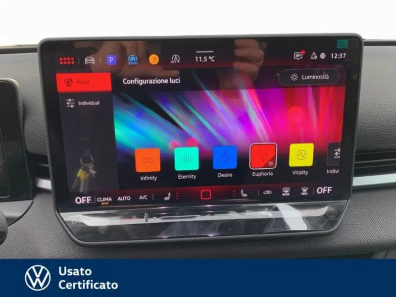 Volkswagen T-Roc nuova a Vicenza (17)