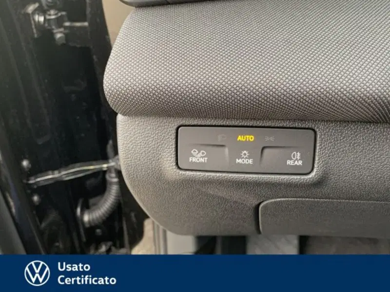 Volkswagen T-Roc nuova a Vicenza (19)