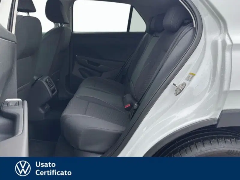 Volkswagen T-Roc nuova a Vicenza (10)