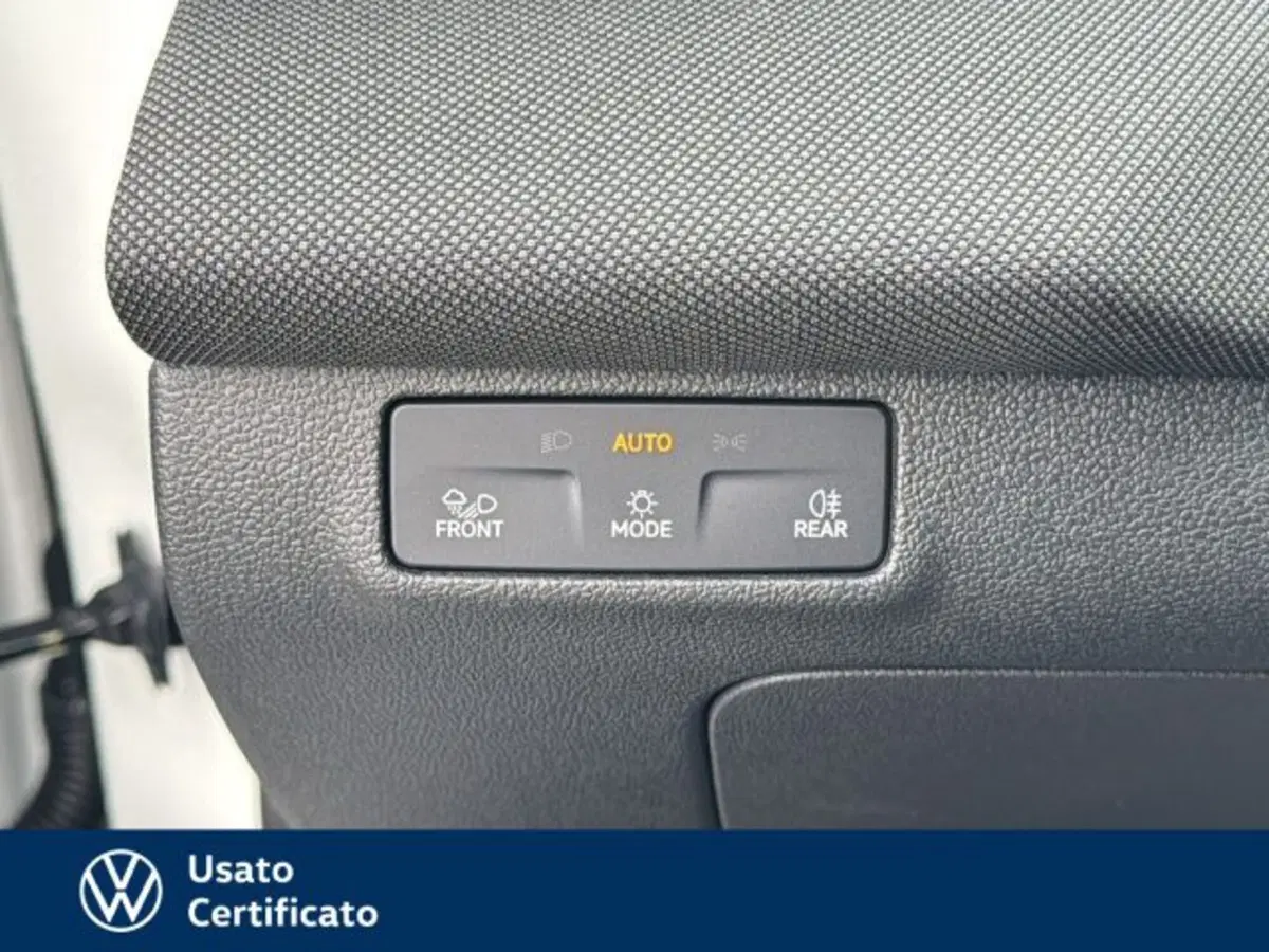 Volkswagen T-Roc nuova a Vicenza (13)
