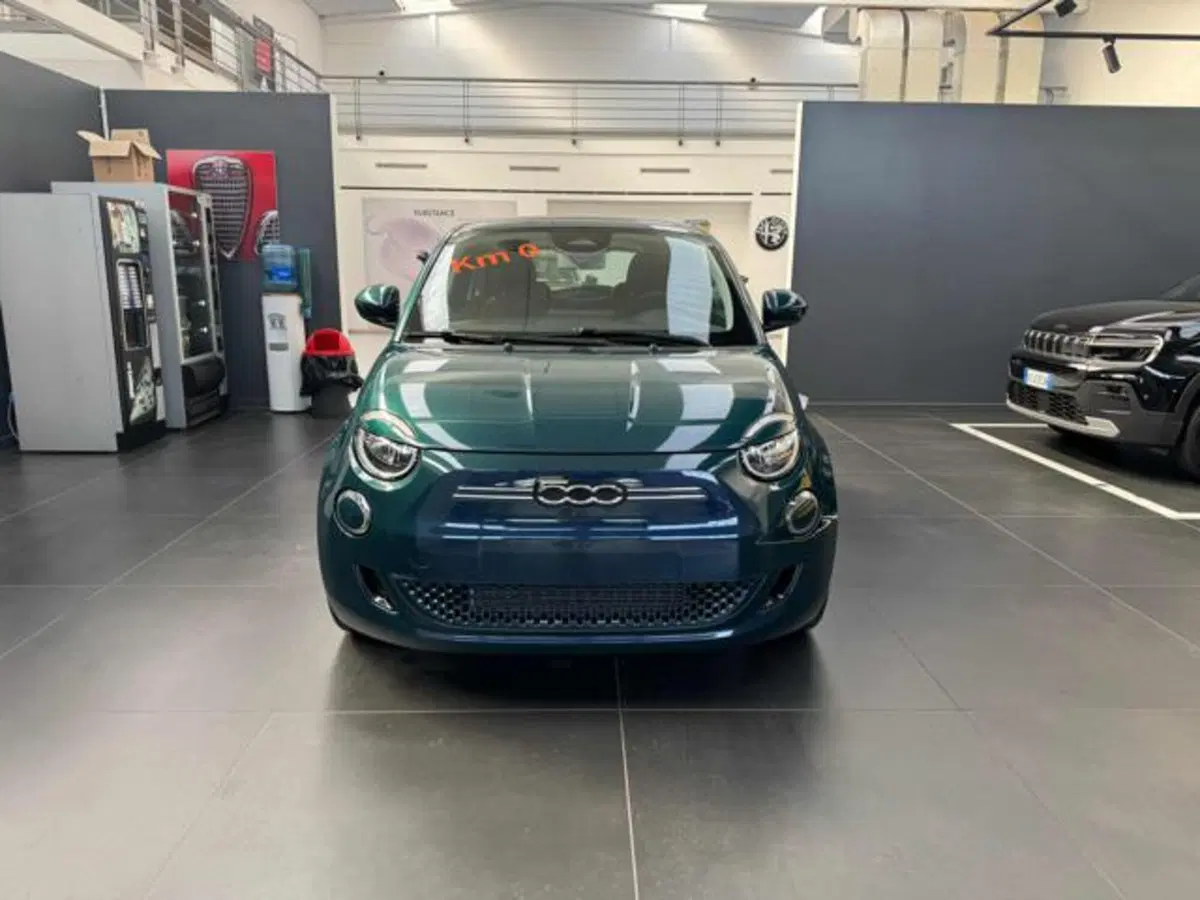 Fiat 500e nuova a Vercelli (2)
