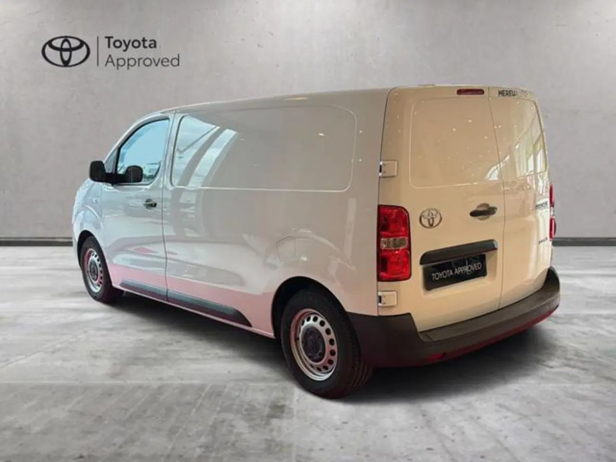 Toyota Proace nuova a Sassari (5)