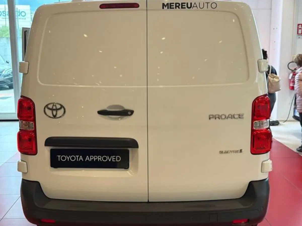 Toyota Proace nuova a Sassari (6)