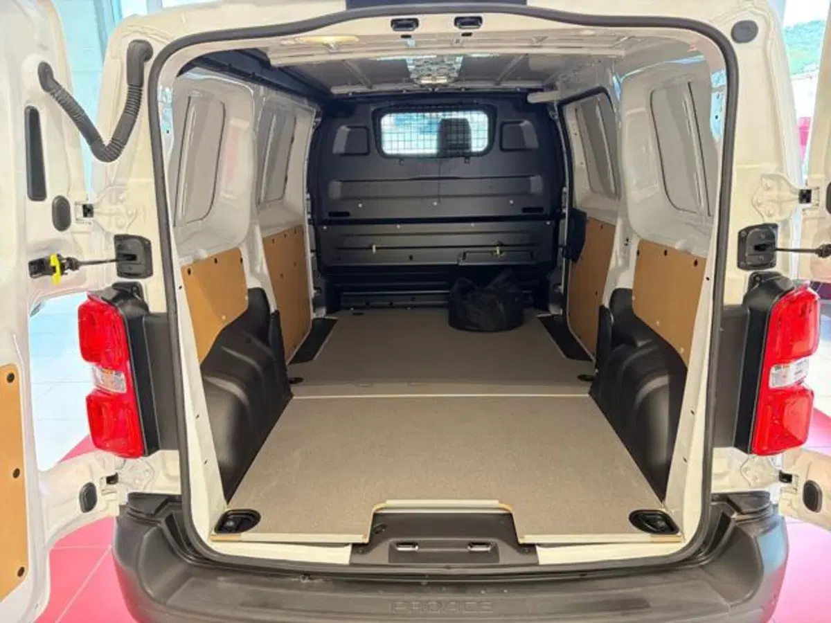 Toyota Proace nuova a Sassari (7)