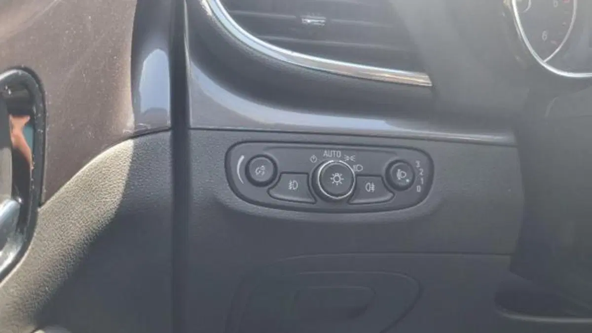 Opel Mokka usata a Savona (12)