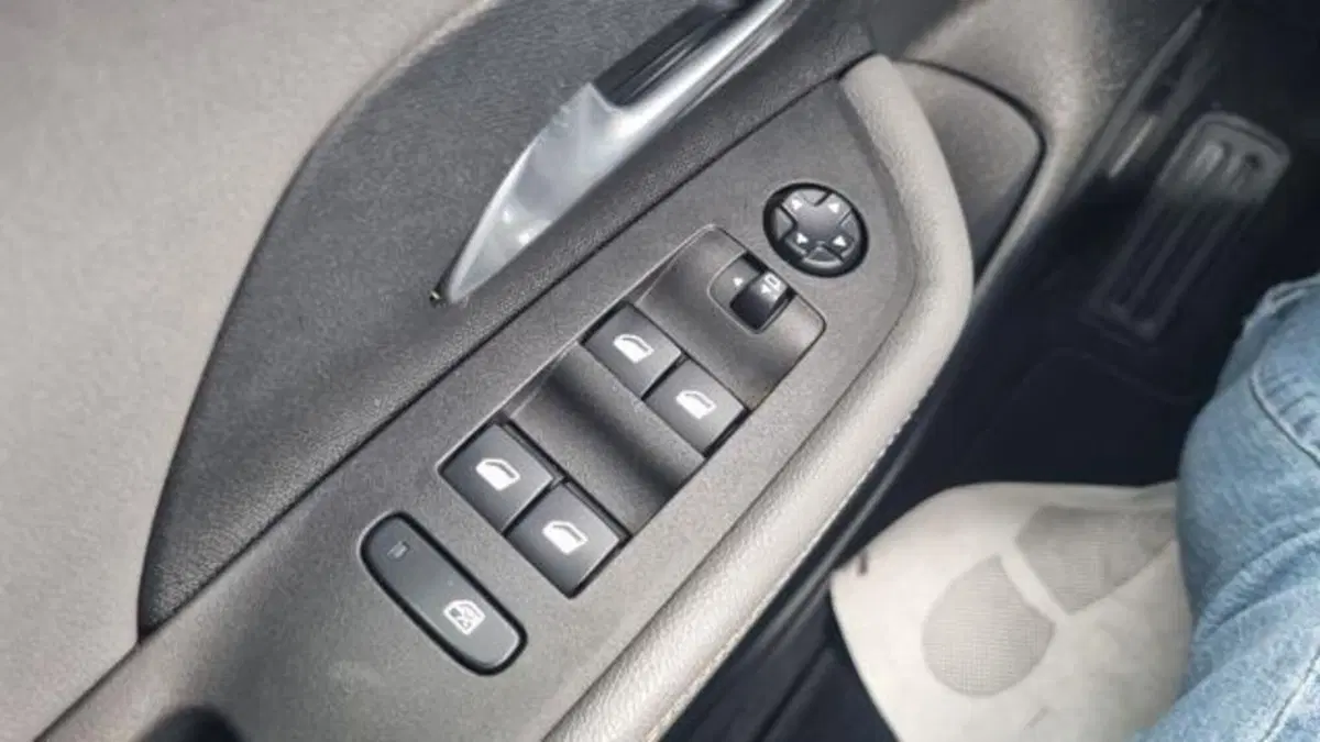 Opel Mokka usata a Savona (11)