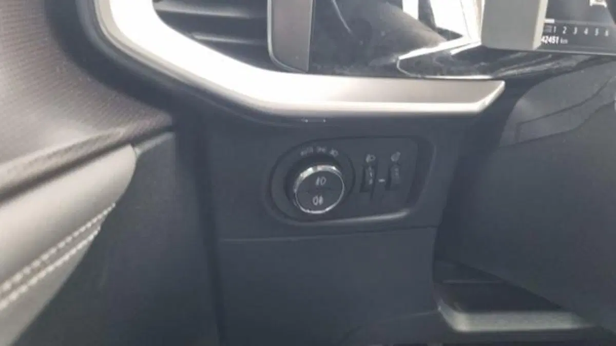 Opel Mokka usata a Savona (12)