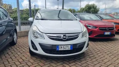 Opel Corsa 1.2 5 porte Elective del 2012 usata a Savona