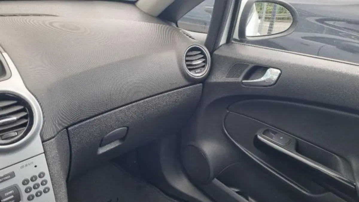 Opel Corsa usata a Savona (17)