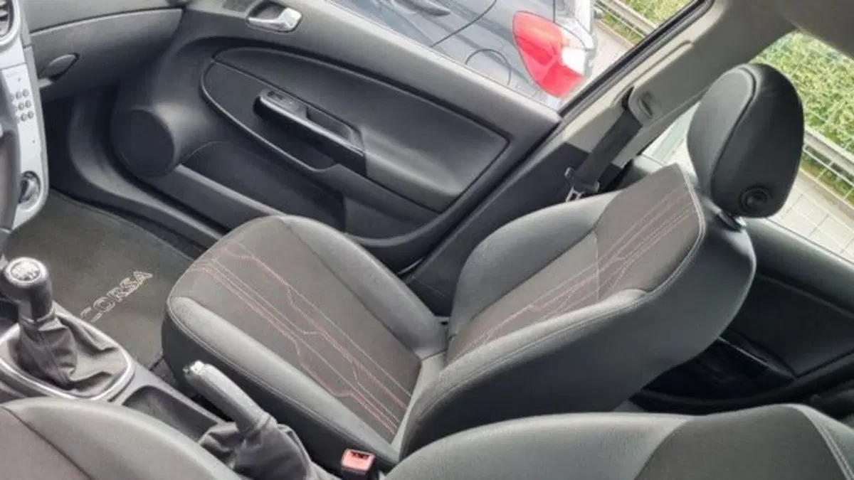 Opel Corsa usata a Savona (8)