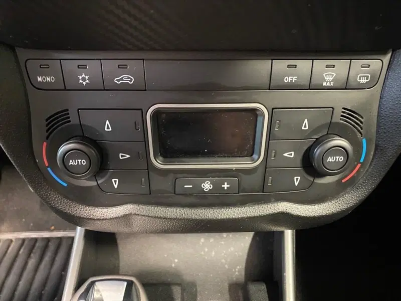 Alfa Romeo MiTo usata a Torino (11)