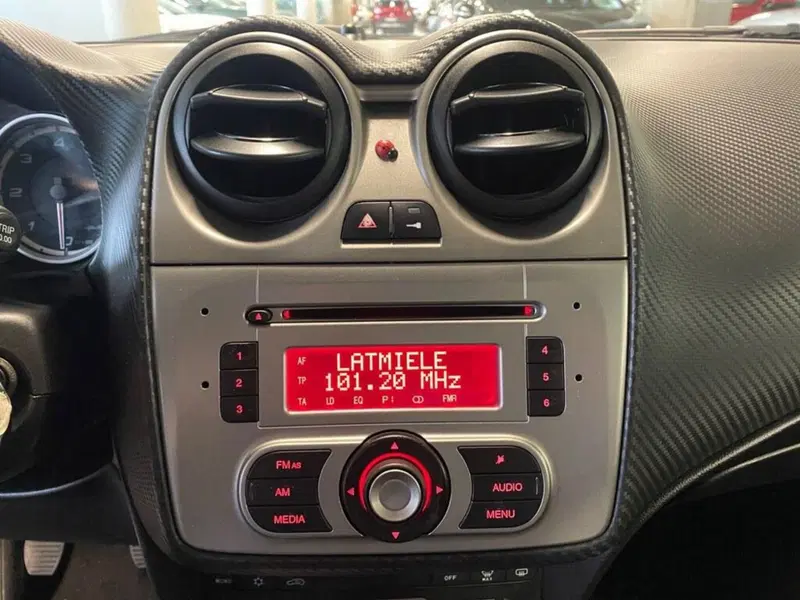 Alfa Romeo MiTo usata a Torino (9)