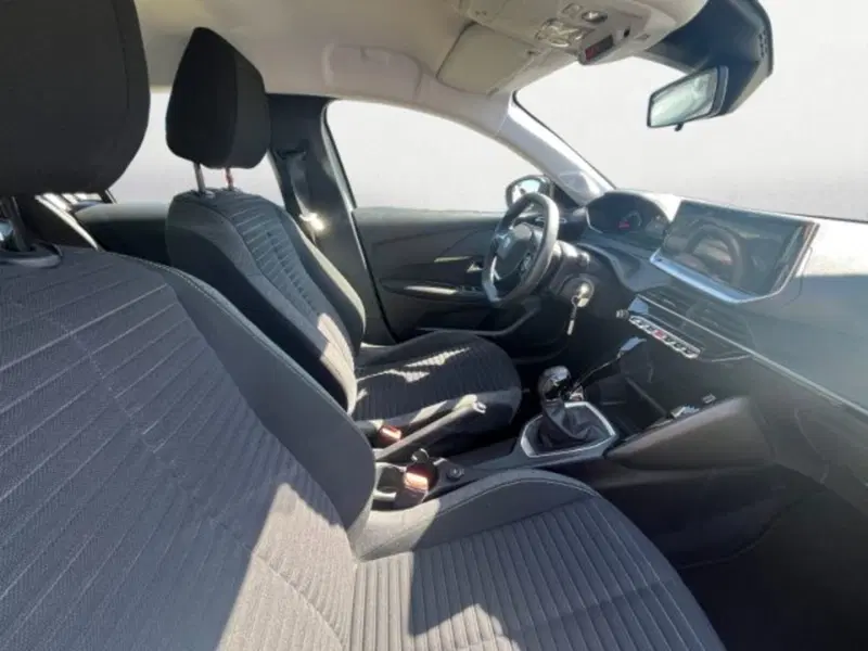 Peugeot 208 usata a Udine (10)