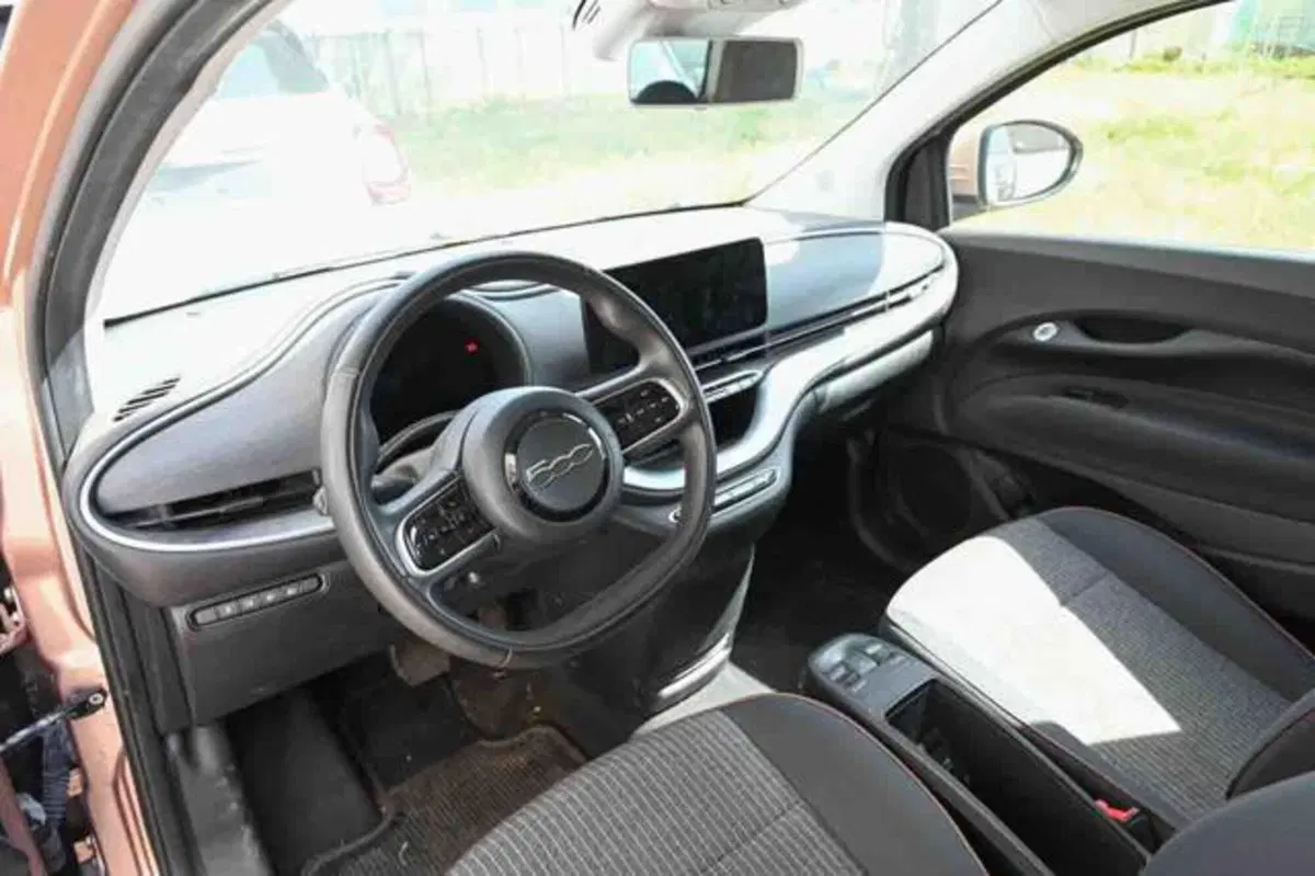 Fiat 500e usata a Torino (7)