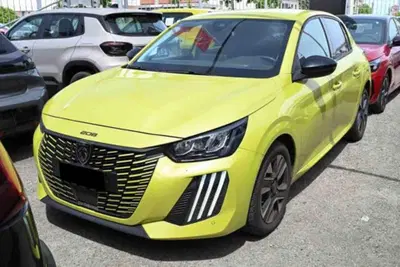 Peugeot 208 PureTech 100 Stop&amp;Start 5 porte Allure del 2025 usata a Pianezza