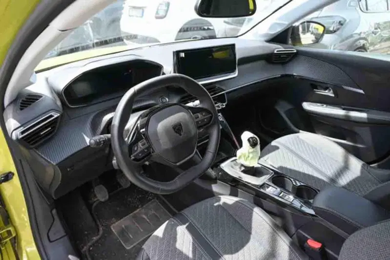 Peugeot 208 usata a Torino (7)