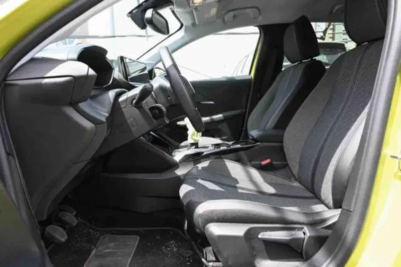 Peugeot 208 usata a Torino (8)