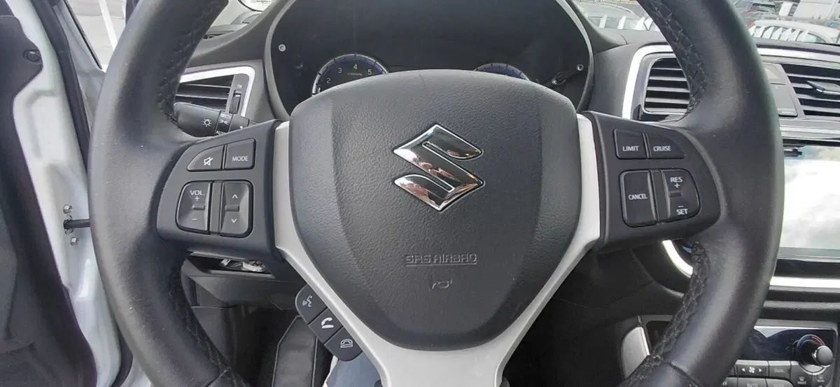 Suzuki S-Cross usata a Cosenza (17)