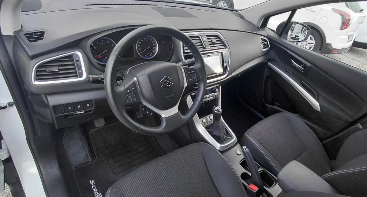 Suzuki S-Cross usata a Cosenza (9)
