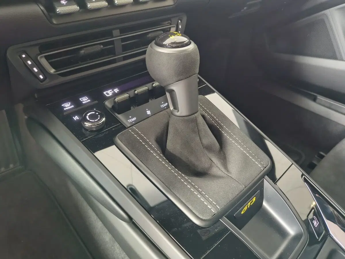 Porsche 911 Coupé nuova a Firenze (17)