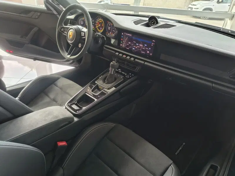 Porsche 911 Coupé nuova a Firenze (20)