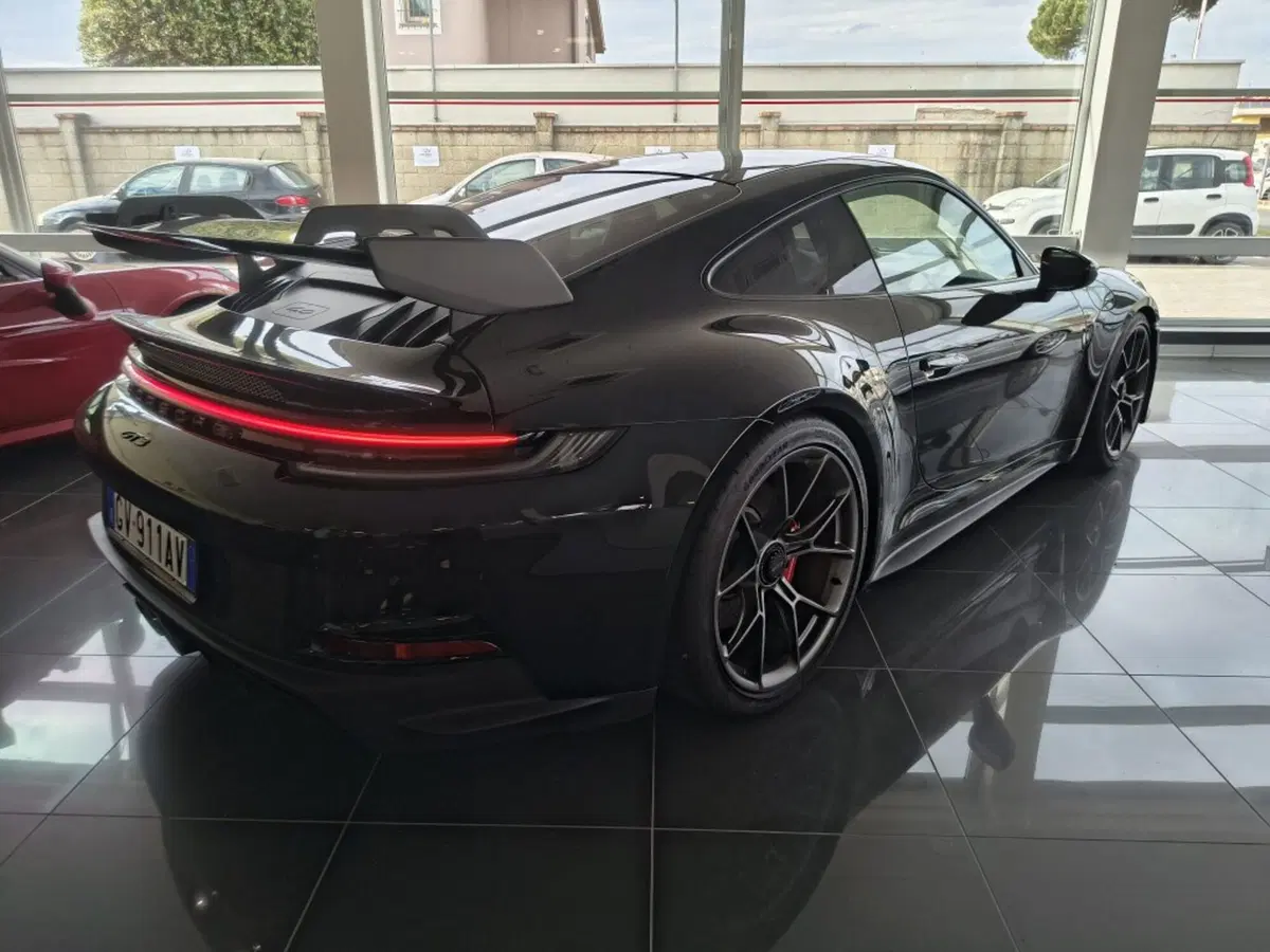 Porsche 911 Coupé nuova a Firenze (4)