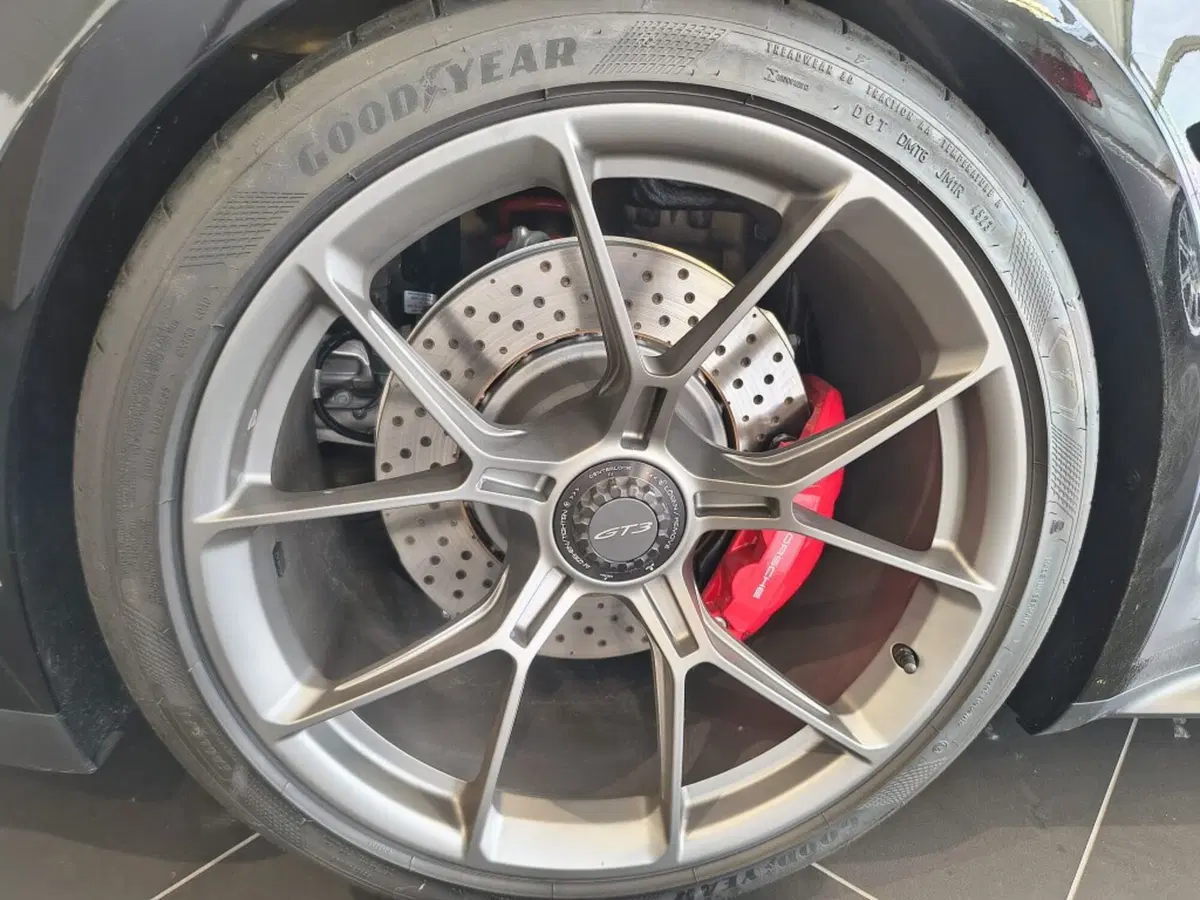 Porsche 911 Coupé nuova a Firenze (6)