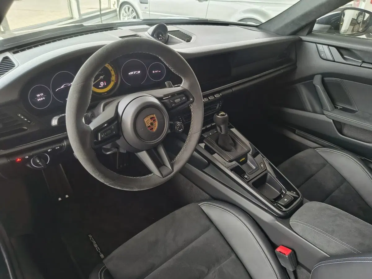 Porsche 911 Coupé nuova a Firenze (9)