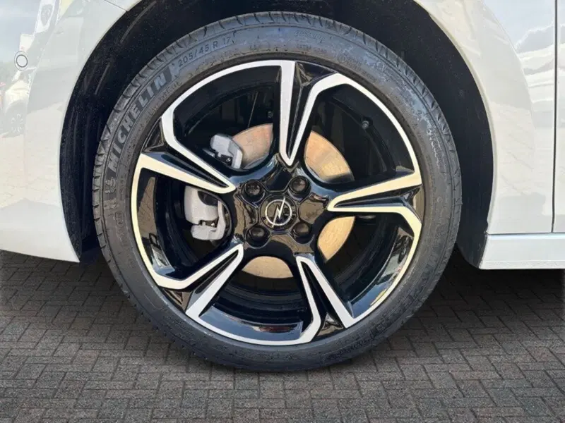Opel Corsa nuova a Lecco (7)