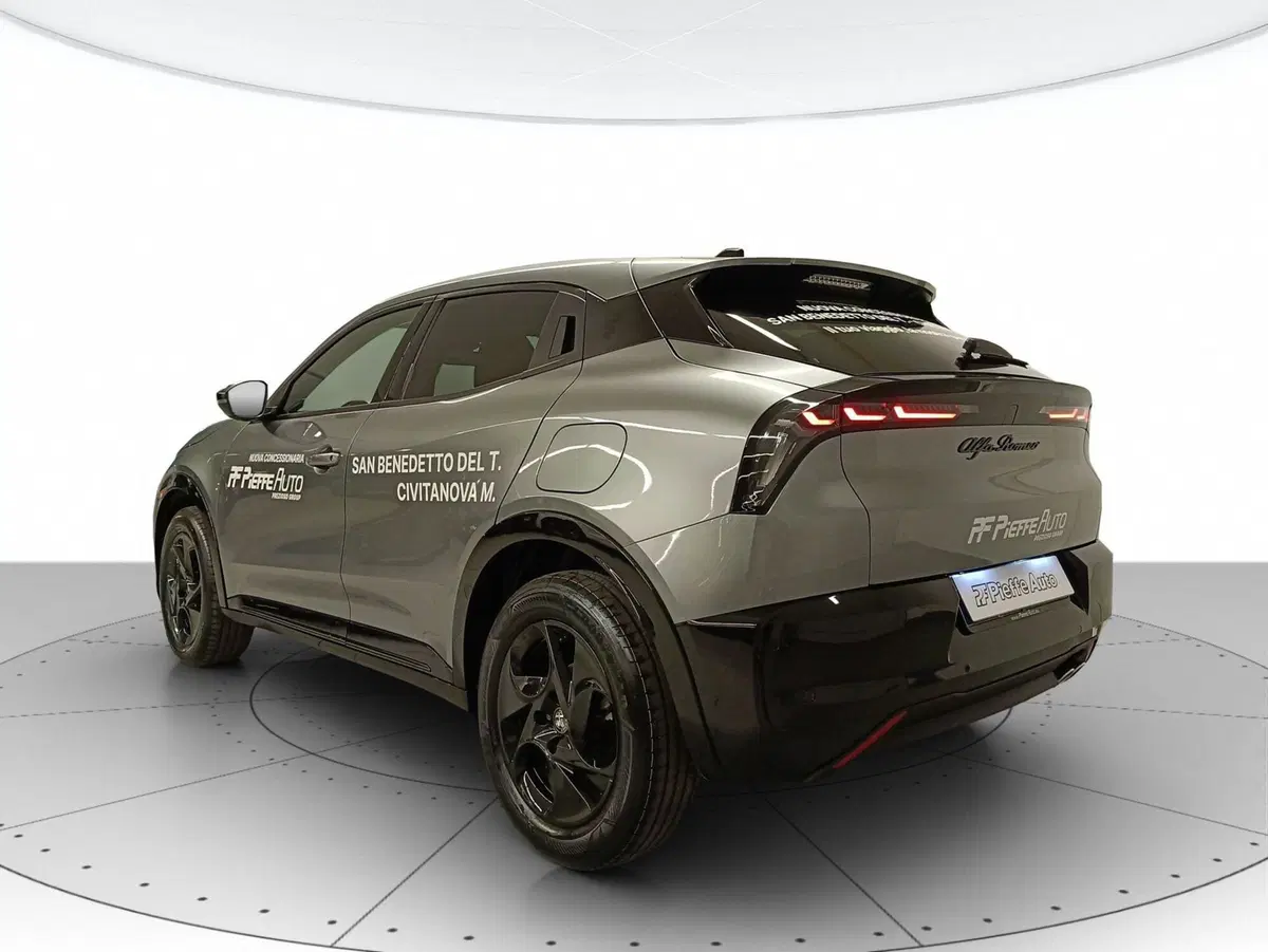 Alfa Romeo Junior nuova a Macerata (3)