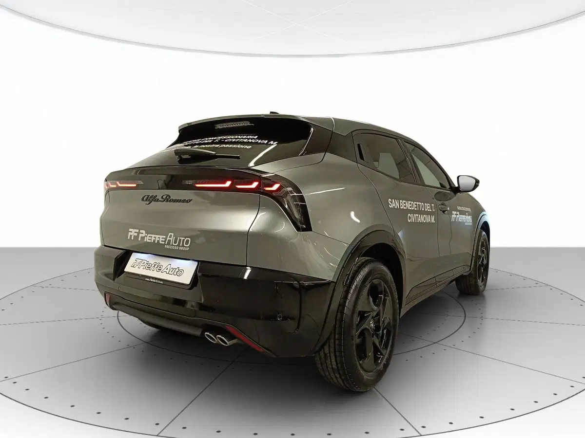 Alfa Romeo Junior nuova a Macerata (4)