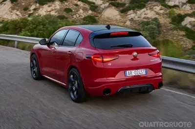 Alfa Romeo Tonale 1.3 phev Tributo Italiano Q4 280cv at6 del 2025 usata a Alessandria