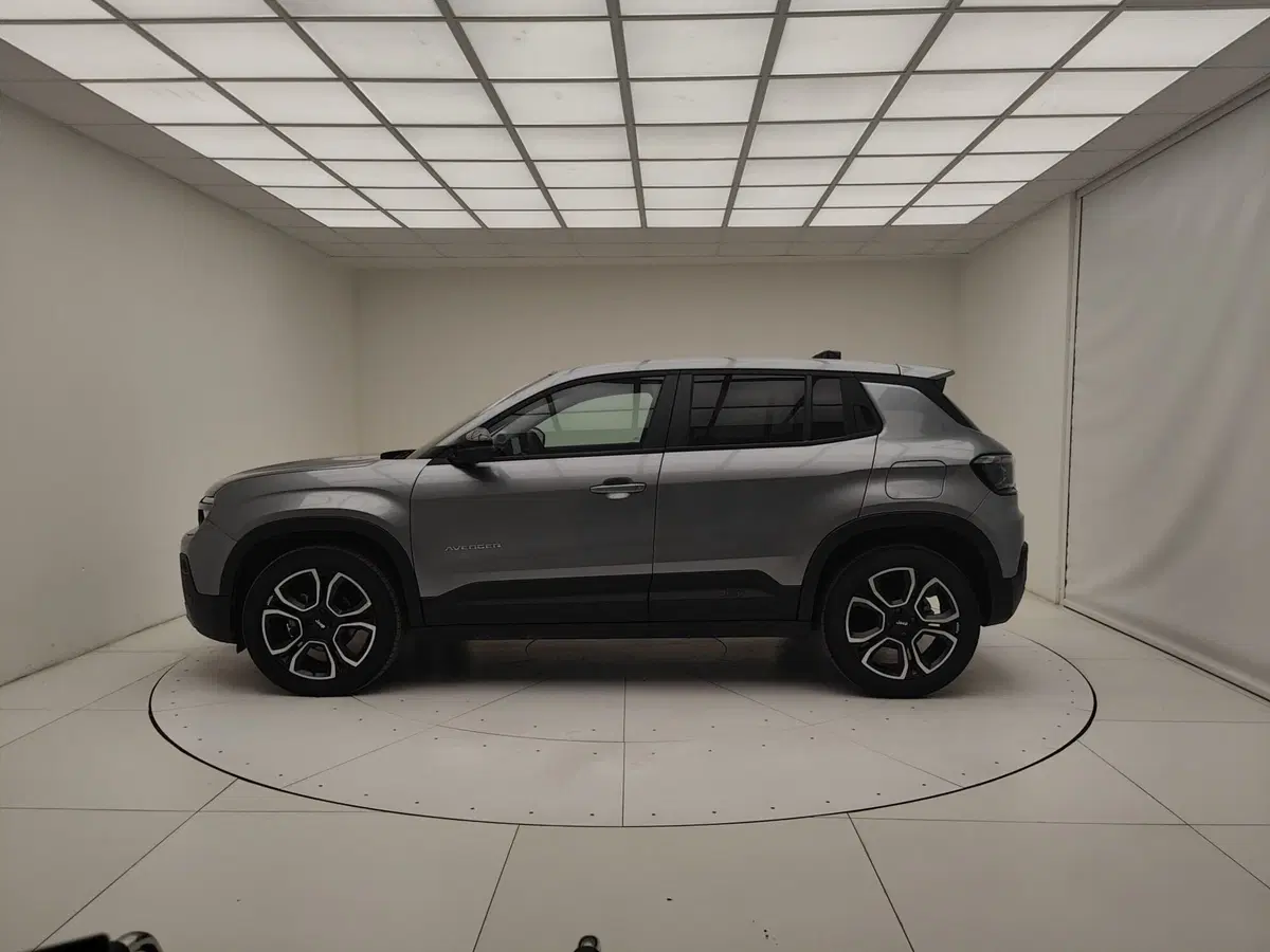 Jeep Avenger usata a Como (20)