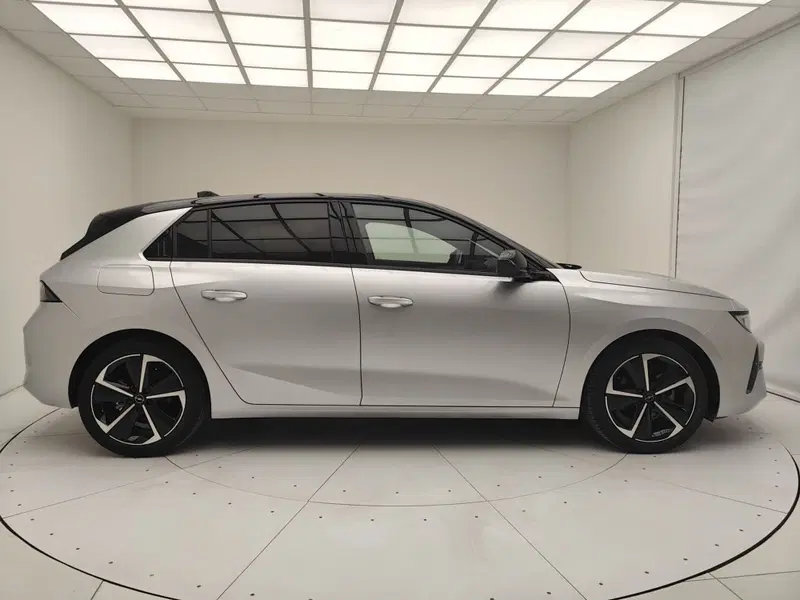Opel Astra usata a Como (18)