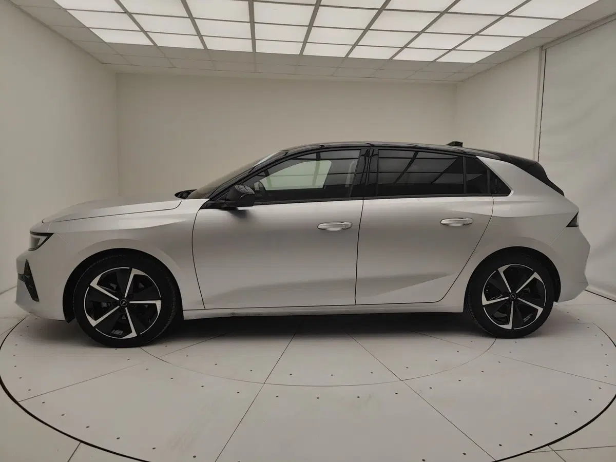 Opel Astra usata a Como (19)