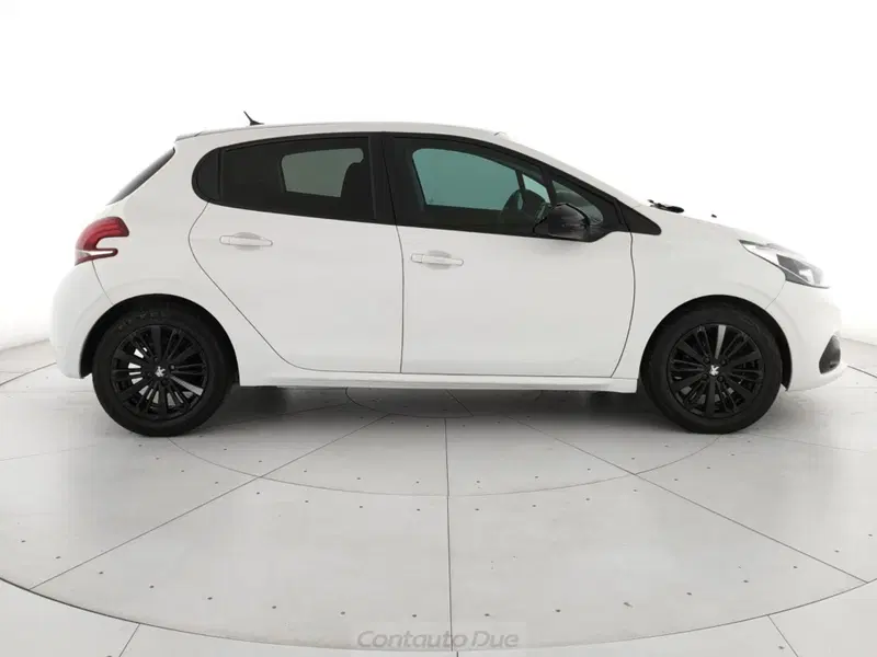 Peugeot 208 usata a Caserta (4)