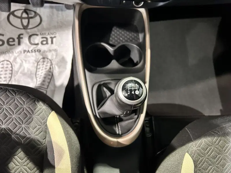 Toyota Aygo X usata a Milano (14)