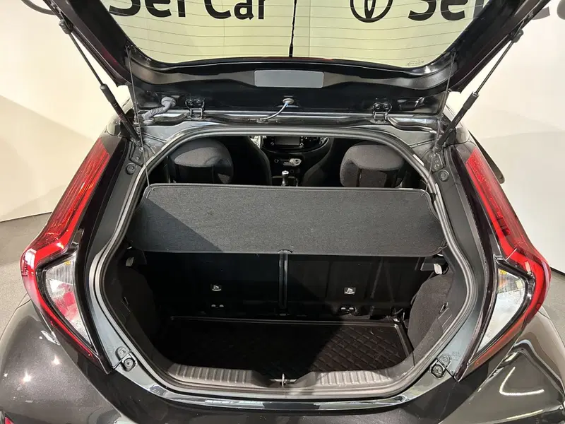 Toyota Aygo X usata a Milano (7)