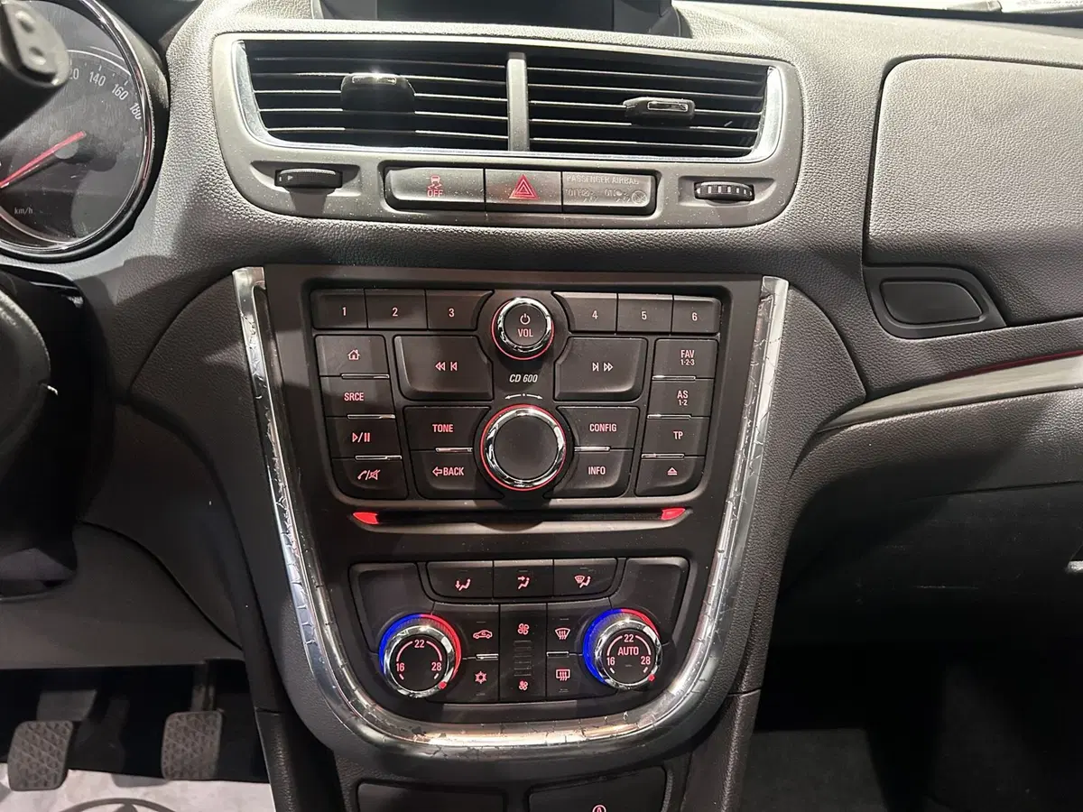 Opel Mokka usata a Milano (17)