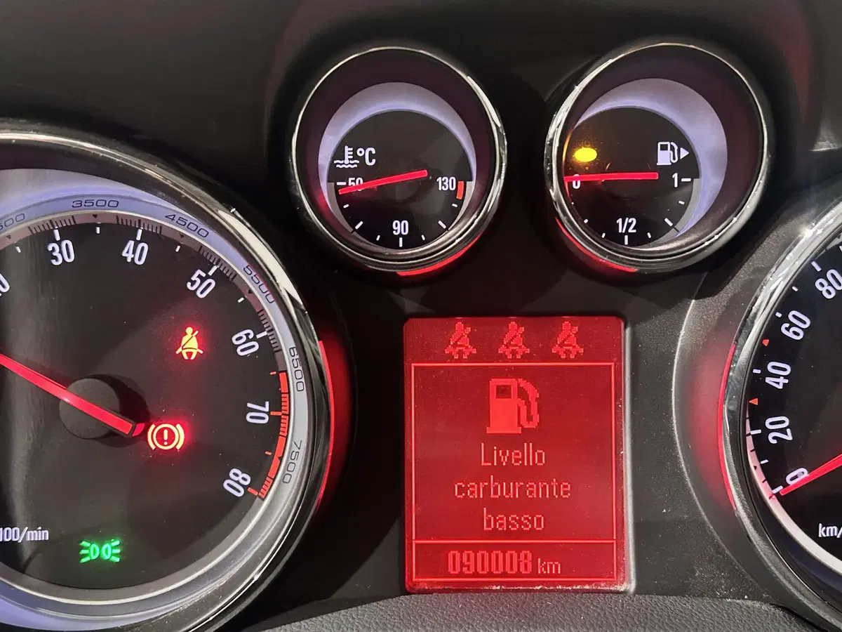 Opel Mokka usata a Milano (9)
