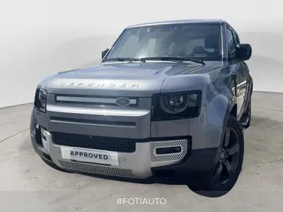 Land Rover Defender 110 3.0d i6 mhev X-Dynamic SE awd 200cv auto del 2022 usata a Misterbianco