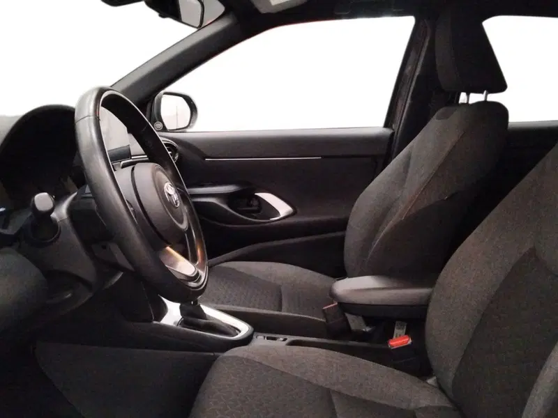 Toyota Yaris Cross usata a Roma (7)