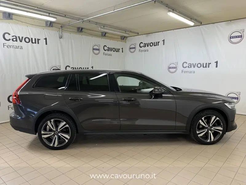 Volvo V60 Cross Country usata a Ferrara (8)