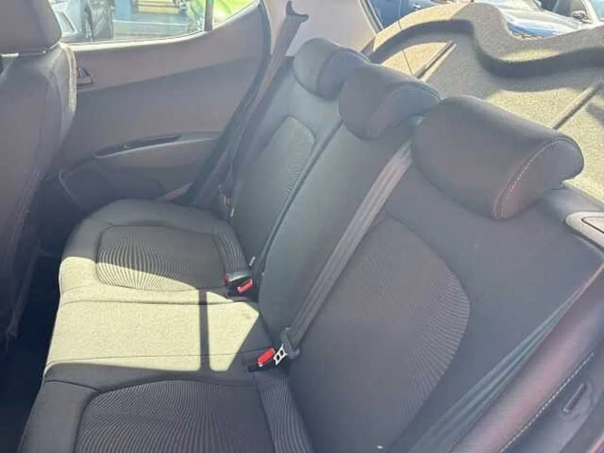 Hyundai i10 usata a Pesaro-Urbino (18)